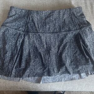 Lulu Lemon Lost in Pace Skirt Skort in Black with Speckles Size 8